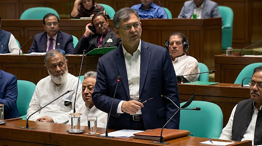 জ্বালানি সংকট নিরসনে রাজপথ ছেড়ে সংসদে আলোচনার আহ্বান স্বরাষ্ট্রমন্ত্রীর