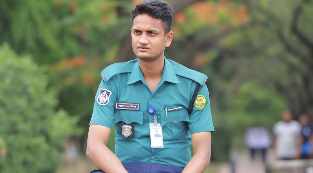নাটোরে ১০৬ পিস ইয়াবাসহ পুলিশ কনস্টেবল গ্রেপ্তার।